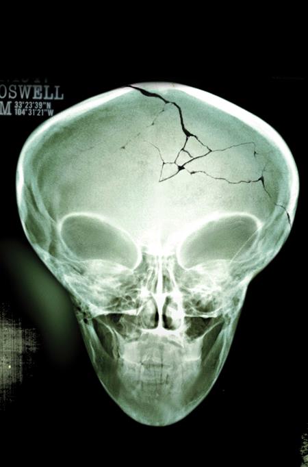 X FILES (2026) #1 CVR H ROSWELL PHOTO FOIL VIRGIN VAR (PRE-ORDER: 12/09/2026)